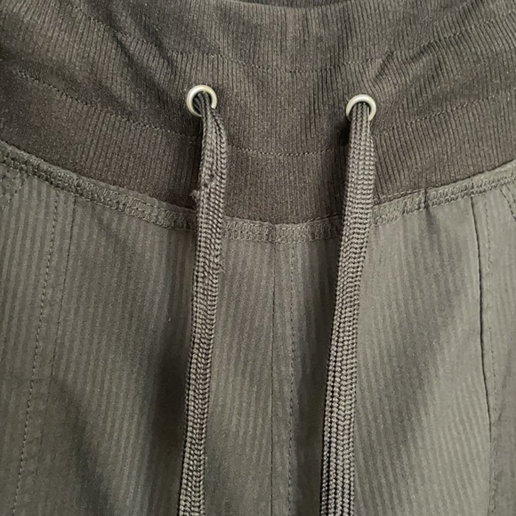 Balance Collection outdoor capris S - Picture 4 of 8